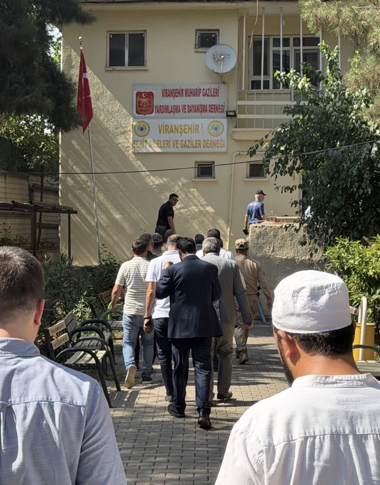 Viranşehir Şehit Aileleri ve Gaziler Derneği - dernek girişi